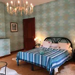 Chateau Les Tourelles לינה וארוחת בוקר