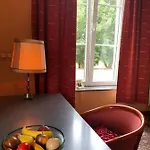 Chateau Les Tourelles 3* ברטרי