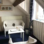 Chateau Les Tourelles 3* ברטרי