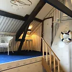 Chateau Les Tourelles 3* ברטרי