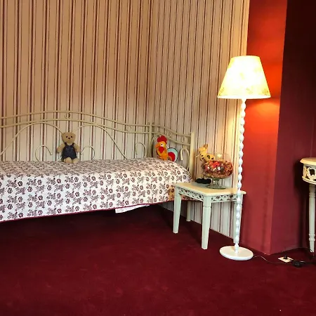 לינה וארוחת בוקר Chateau Les Tourelles ברטרי