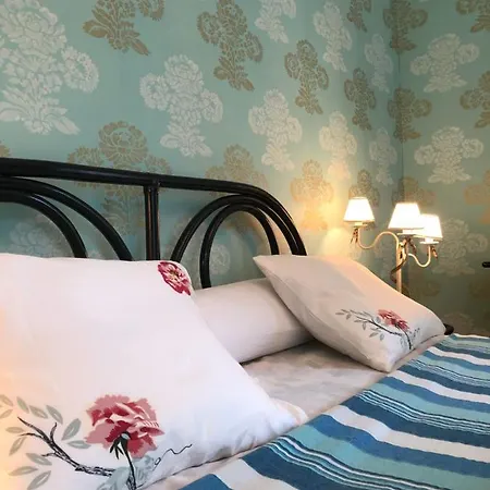 Chateau Les Tourelles Panzió 3*