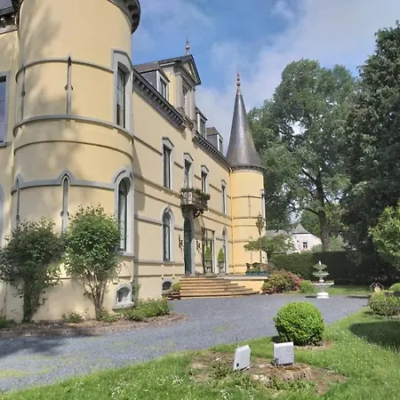 לינה וארוחת בוקר Chateau Les Tourelles 3*