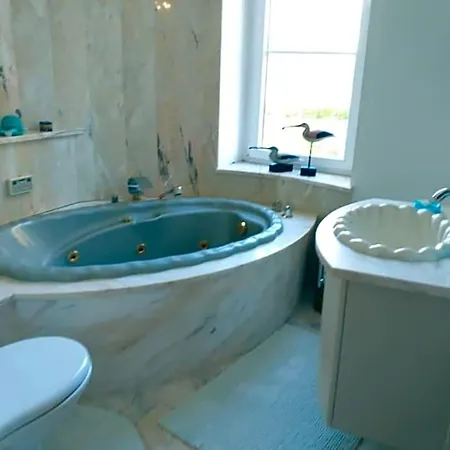 Bed & Breakfast Chateau Les Tourelles 3*