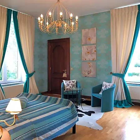Chateau Les Tourelles Bed & Breakfast 3*